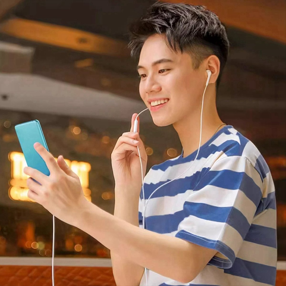 【Tech Accessories】 Headphone C - đánh giá và giá Mobile Tech Accessories